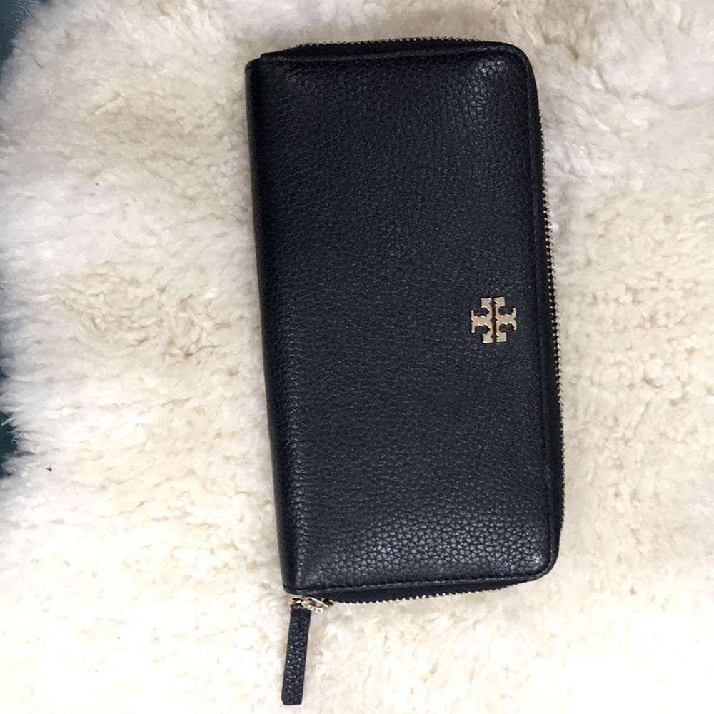 Tory Burch black wallet